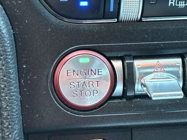 Used 2020 Magnetic Metallic Ford GT Premium image 19