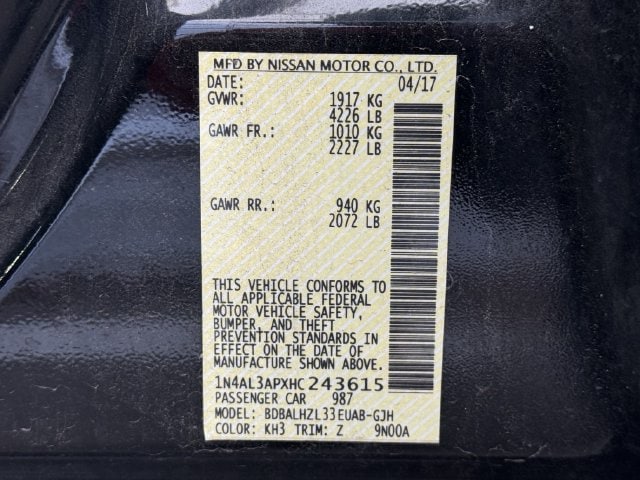 Used 2017 Super Black Nissan 2.5 SR image 30