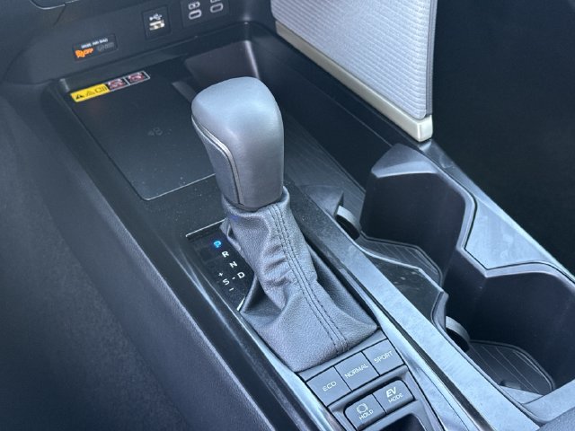 Used 2026 Ice Cap Toyota SE image 19