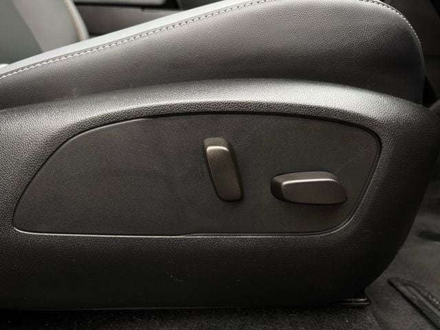 Used 2024 Sonic Gray Pearl Honda Touring image 30