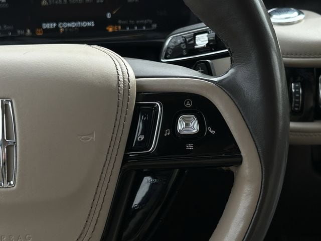 Used 2021 Pristine White Lincoln Reserve image 15