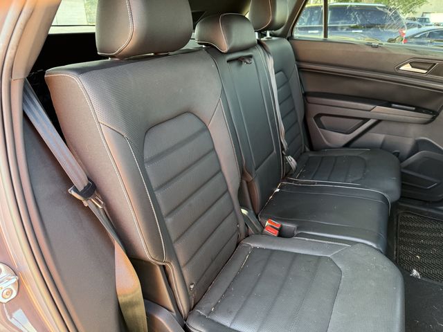 Used 2020 Pure Gray Volkswagen 3.6L V6 SEL Premium image 28