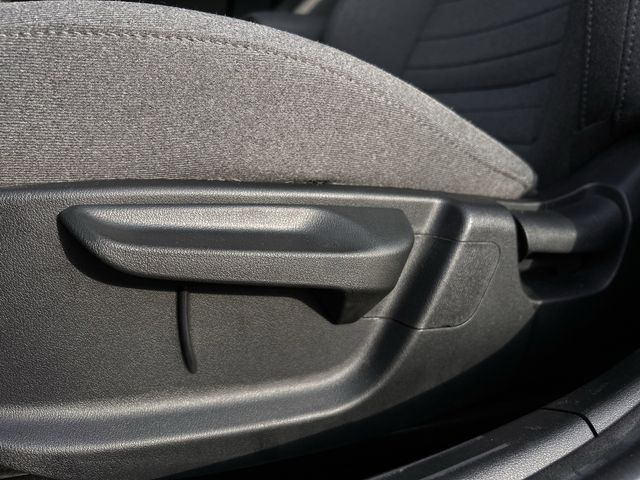 Used 2025 Snow White Pearl Kia EX image 26