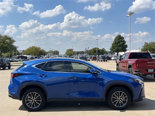2025 Lexus NX 250 Premium photo 3