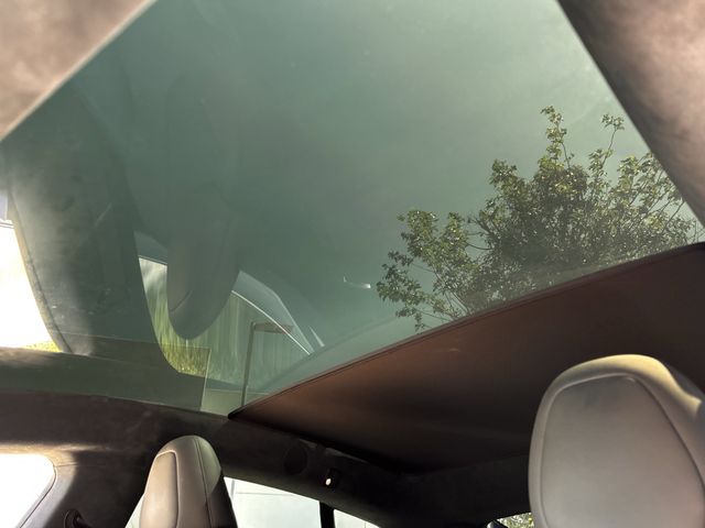 Used 2021 Pearl White Multi-Coat Tesla Plaid image 23