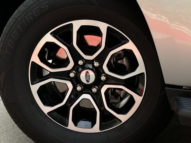 Used 2024 Iconic Silver Metallic Ford XLT image 11