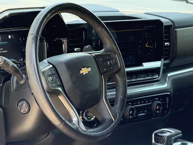 Used 2023 Iridescent Pearl Tricoat Chevrolet High Country image 12