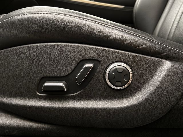 Used 2024 White Genesis 2.5T image 28