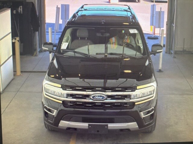 2023 Ford Expedition MAX Limited photo 2