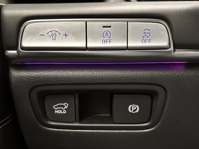 Used 2024 White Genesis 2.5T image 25