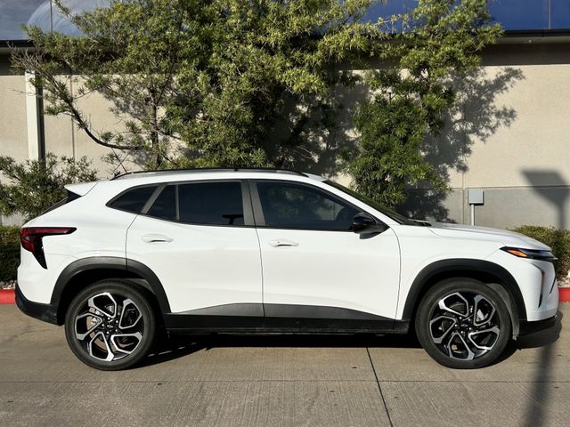 Used 2024 Summit White Chevrolet 2RS image 3