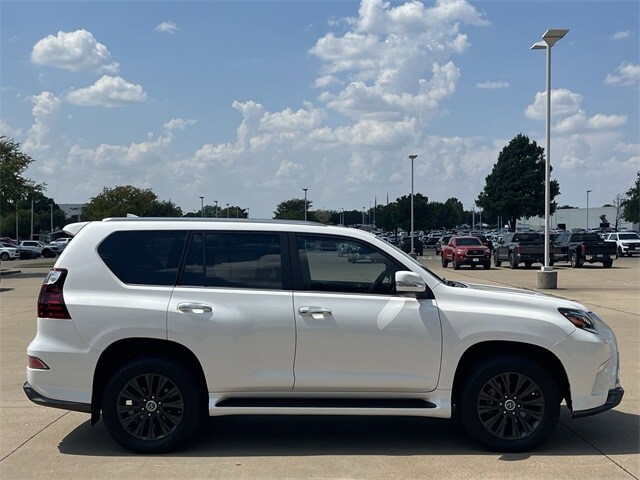 2022 Lexus GX 460 photo 2