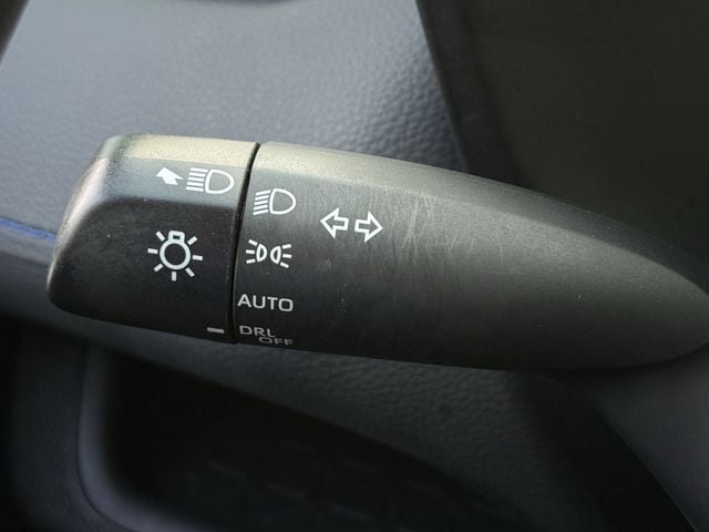 Used 2025 Silver Sky Metallic/Midnight Black Metallic Toyota XSE image 21