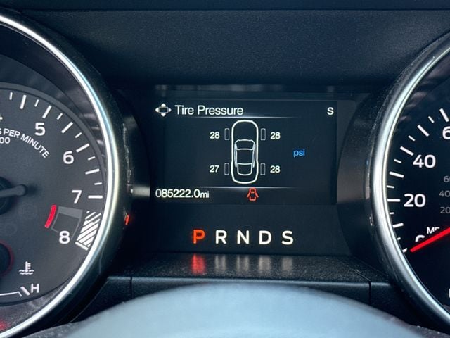Used 2020 Magnetic Metallic Ford GT Premium image 15