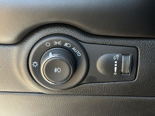 Used 2023 White Knuckle Clearcoat Dodge R/T Plus image 23