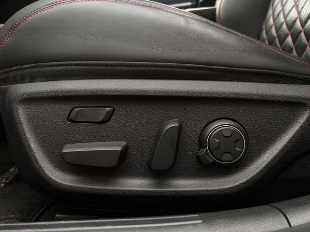 Used 2024 Bond Silver Genesis 3.3T Sport Advanced image 31