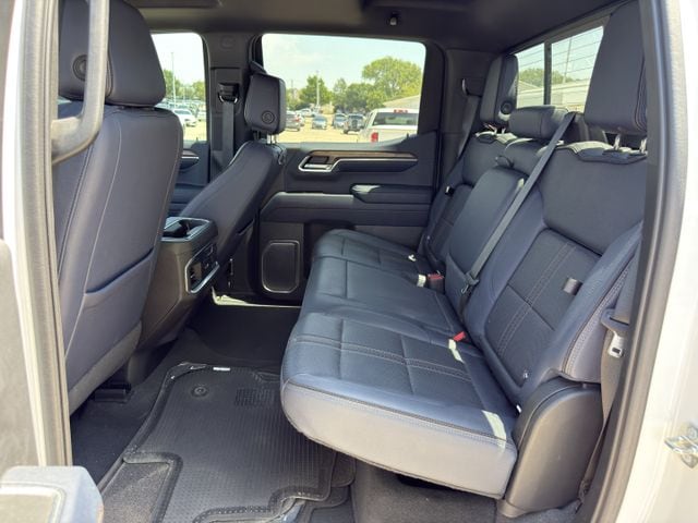 Used 2023 Iridescent Pearl Tricoat Chevrolet High Country image 25