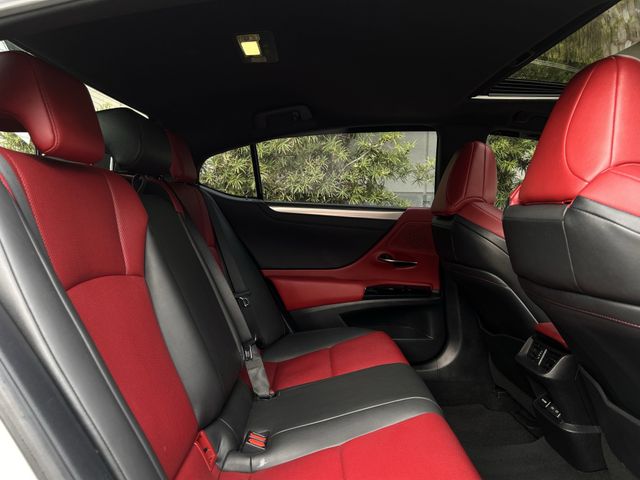 Used 2022 Ultra White Lexus 350 F Sport image 33