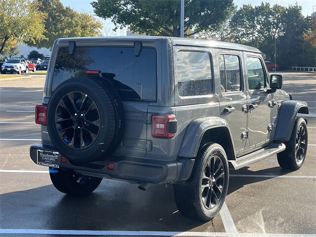 2023 Jeep Wrangler 4xe Sahara photo 4