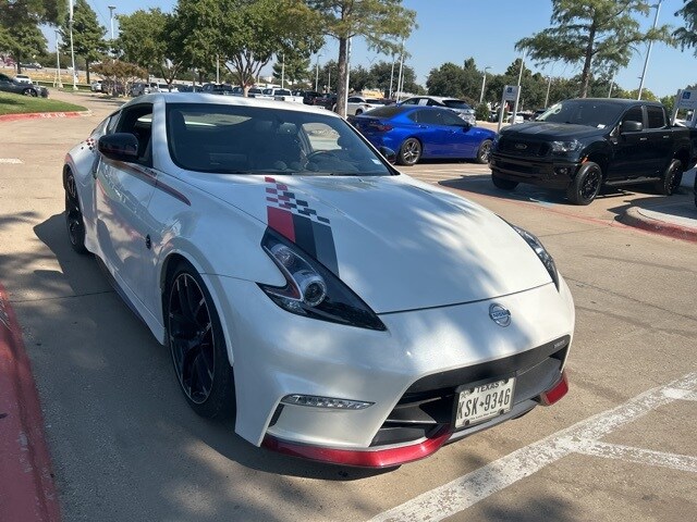 2018 Nissan 370Z Nismo photo 2