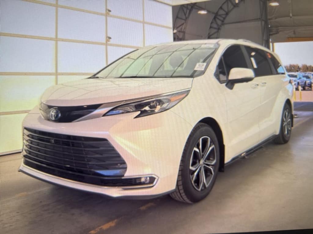 Used 2025 Toyota Sienna Platinum 7 Passenger Van Passenger Van