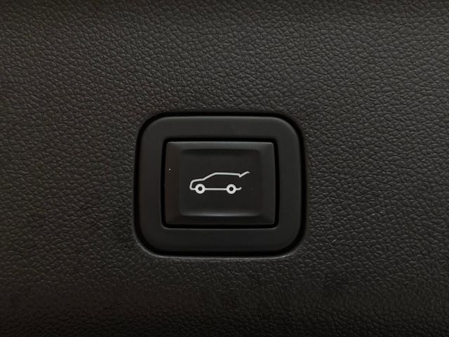 Used 2021 Onyx Black GMC Denali image 38