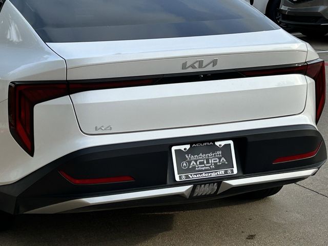 Used 2025 Snow White Pearl Kia EX image 6