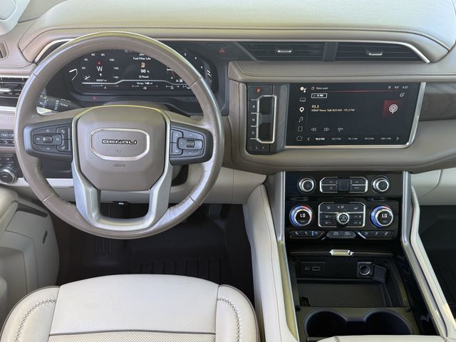 Used 2022 White Frost Tricoat GMC Denali image 11