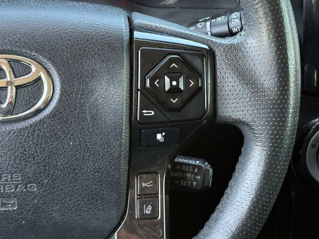 Used 2020 Super White Toyota Venture image 13