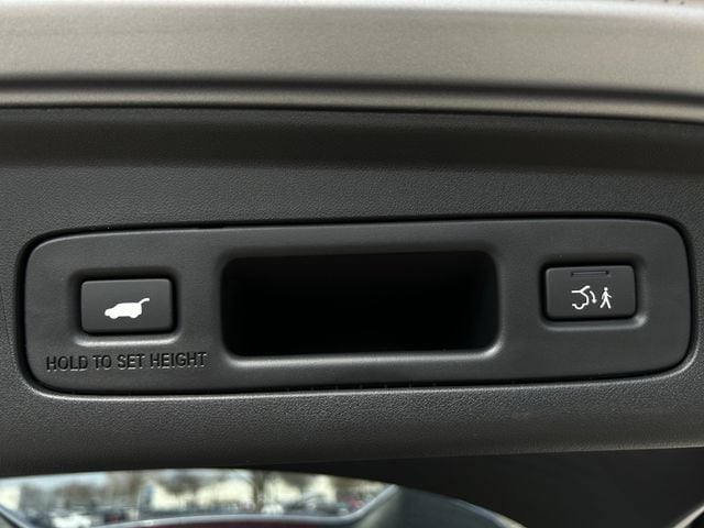 Used 2025 Solar Silver Metallic Acura A-Spec Package image 34