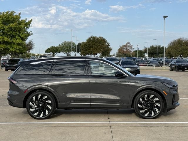 Used 2024 Chroma Caviar Dark Gray Metallic Clearcoat Lincoln Black Label image 3