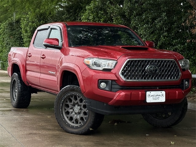 Used 2018 Toyota Tacoma TRD Sport with VIN 3TMCZ5AN6JM173272 for sale in Arlington, TX