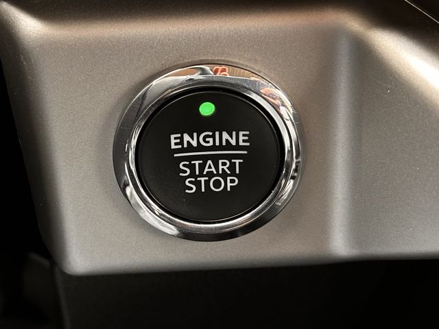 Used 2024 Iconic Silver Metallic Ford XLT image 24