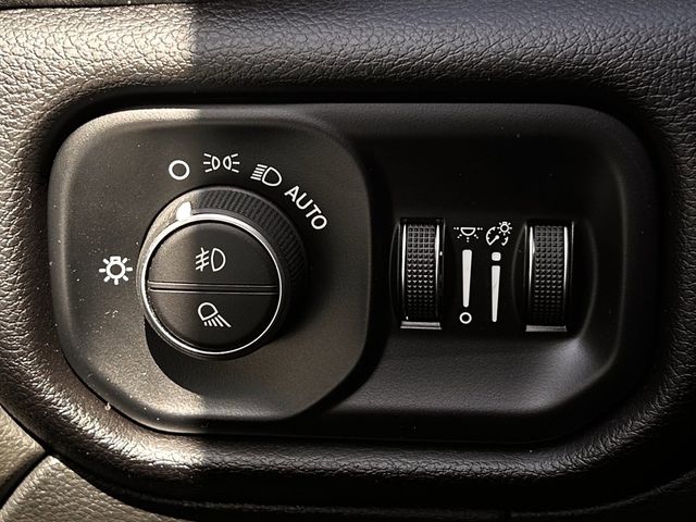 Used 2024 Granite Crystal Metallic Clearcoat Ram Laramie image 27