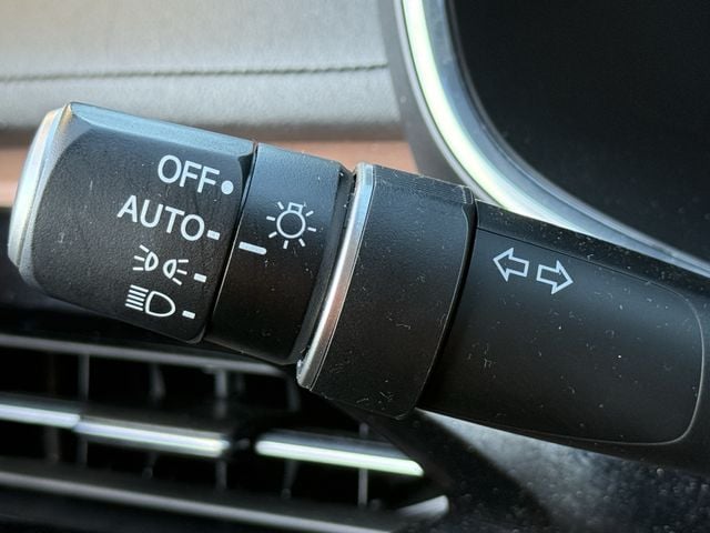 Used 2025 Majestic Black Pearl Acura Technology Package image 21