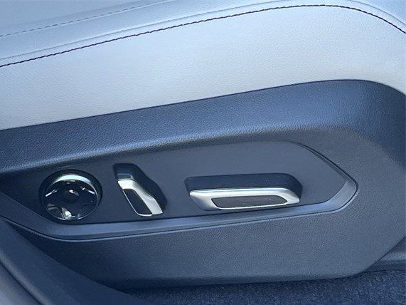 New 2026 Platinum White Pearl Acura SH-AWD image 30