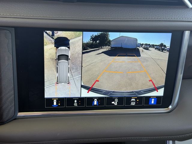 Used 2022 White Frost Tricoat GMC Denali image 17
