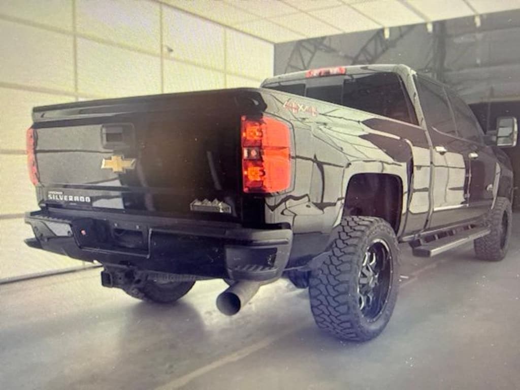 Used 2019 Chevrolet Silverado 2500HD High Country Truck Crew Cab