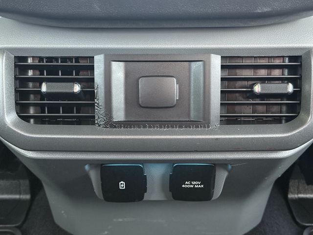 Used 2023 Agate Black Metallic Ford XLT image 28