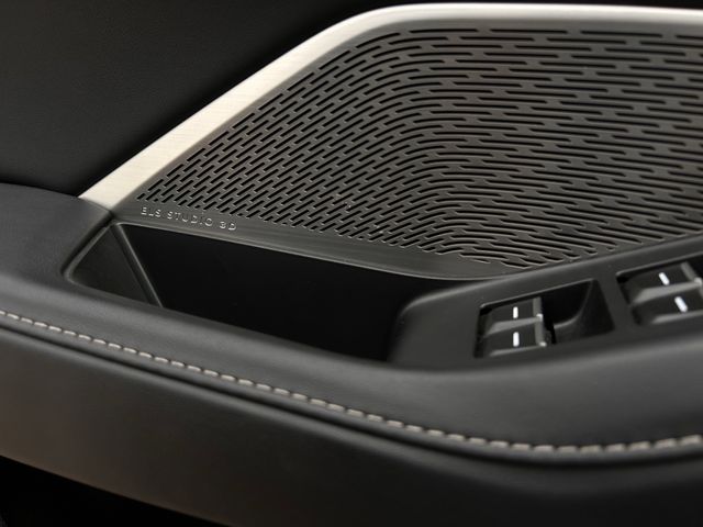 Used 2023 Majestic Black Pearl Acura Advance image 25