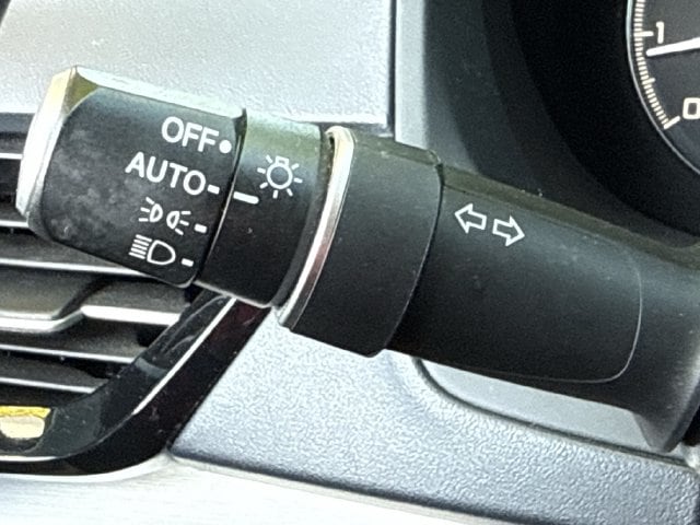 Used 2019 Canyon Bronze Metallic Acura Base image 22
