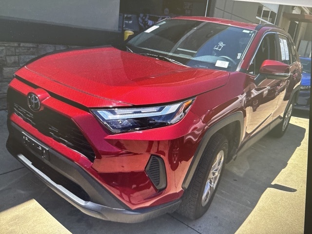 Used 2022 Toyota RAV4 XLE with VIN 2T3W1RFV7NW212735 for sale in Arlington, TX
