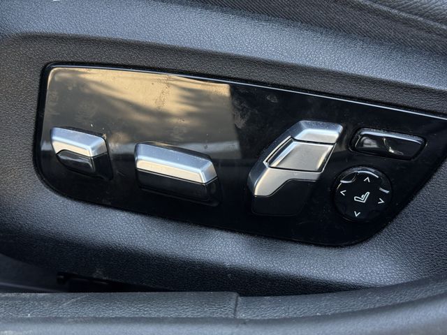 Used 2020 Carbon Black Metallic BMW M550i xDrive image 24