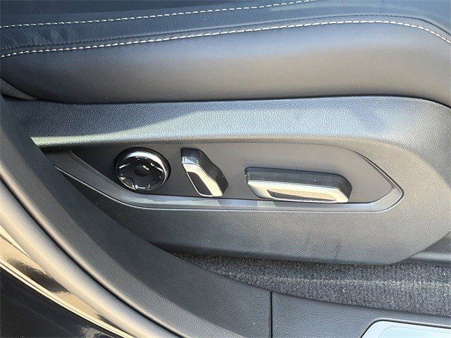 Used 2025 Majestic Black Pearl Acura Technology Package image 31