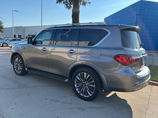 2019 Infiniti QX80 Luxe photo 4