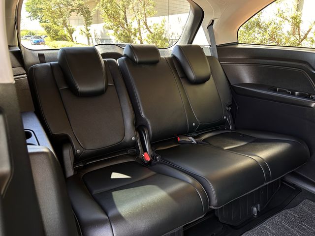 Used 2025 Modern Steel Metallic Honda EX-L image 32