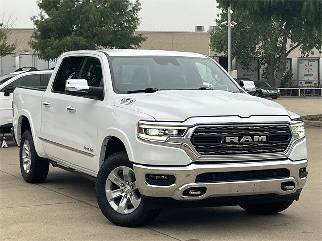 2022 Ram 1500 Limited photo 2