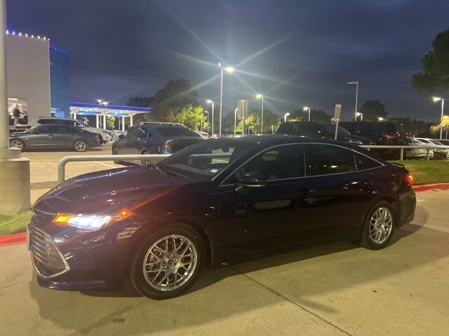 2021 Toyota Avalon XLE photo 2