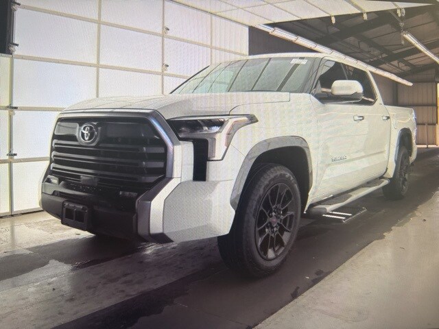 2023 Toyota Tundra Limited photo 3