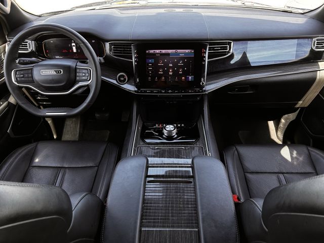 Used 2022 Diamond Black Crystal Pearlcoat Jeep Series II image 9